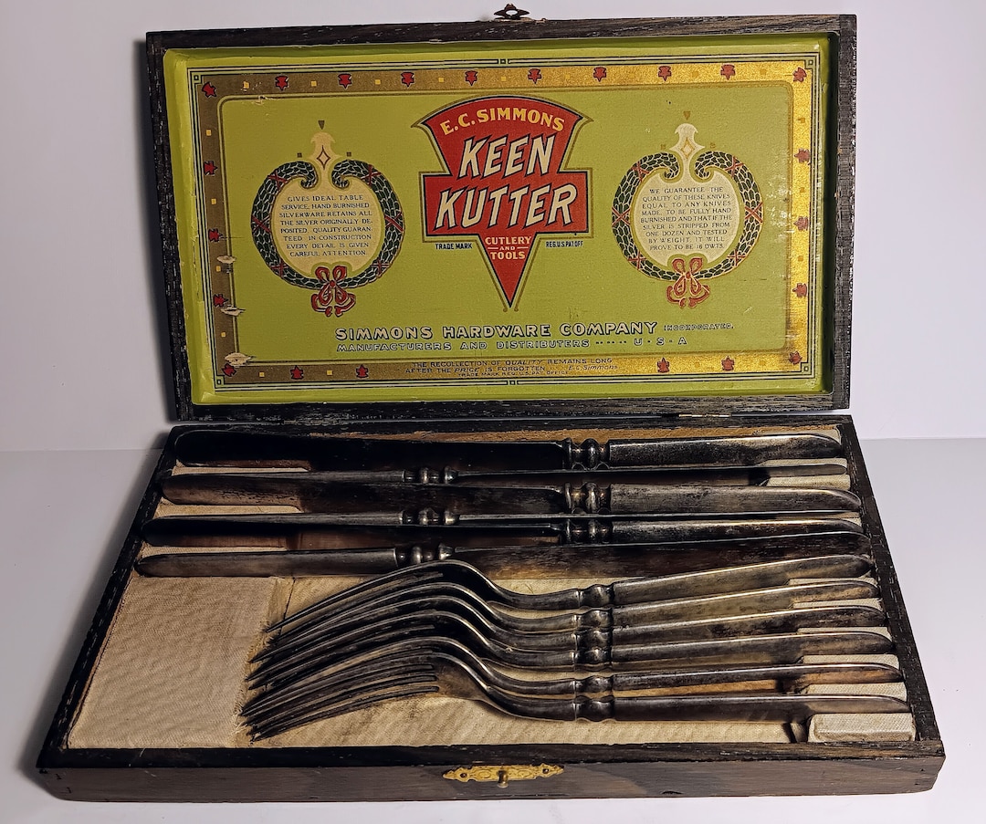 Calendrier Publicitaire Vintage En Celluloïd - Années 1945-1947 - Marque Keen Kutter Stover - État Occasion