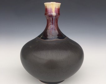 Cremation urn - living urn - matte black honey red
