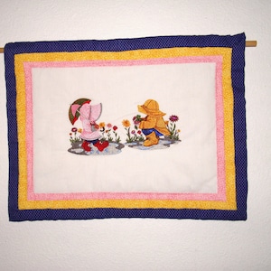 Sunbonnet sue embroidery wall mini quilt