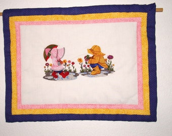 Sunbonnet sue embroidery wall mini quilt