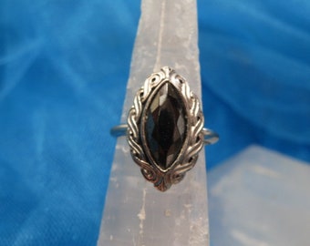 Vintage Avon Ring Mystery Stone I Cannot Tell If it is Smokey Quartz Glass or Black Glass Size 7.25