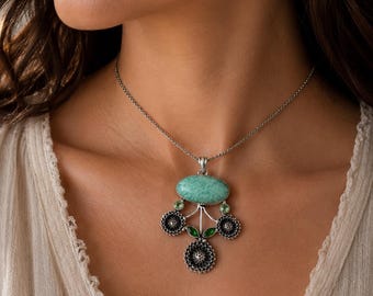 Colgante floral de amazonita y peridoto hecho a mano en plata de ley 925.