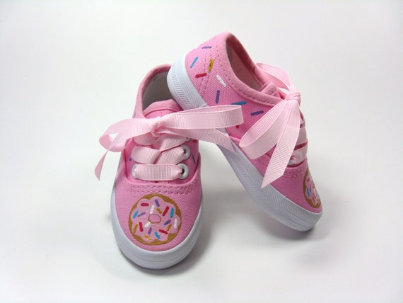 Pink shop canvas shoes