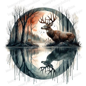 Op de afbeelding: Een aquarel schilderij van een hert dat in een bos staat met een rode zonsondergang op de achtergrond. Het hert wordt weerspiegeld in het water eronder.