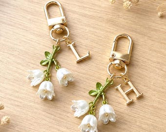 Personalized Initial Letter Handmade Flower Keychain Gift, Cute Mini Flower Keychain Accessory and Decoration, Lily of the Valley Charm Gift