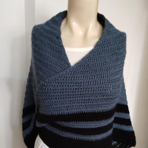 Crochet Outlander Shawl, Clarke Shoulder Shawl, Warm Knit Shawl, Triangle Sweater Wrap, Women&#39;s Shawl Outlander Gift