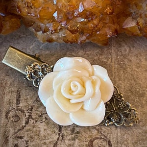 Cream Resin Rose and Antiqued Brass Hairclip image 1