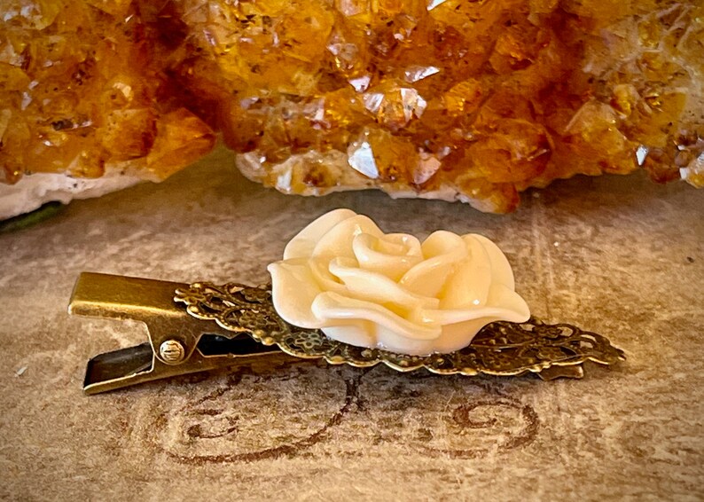 Cream Resin Rose and Antiqued Brass Hairclip image 2