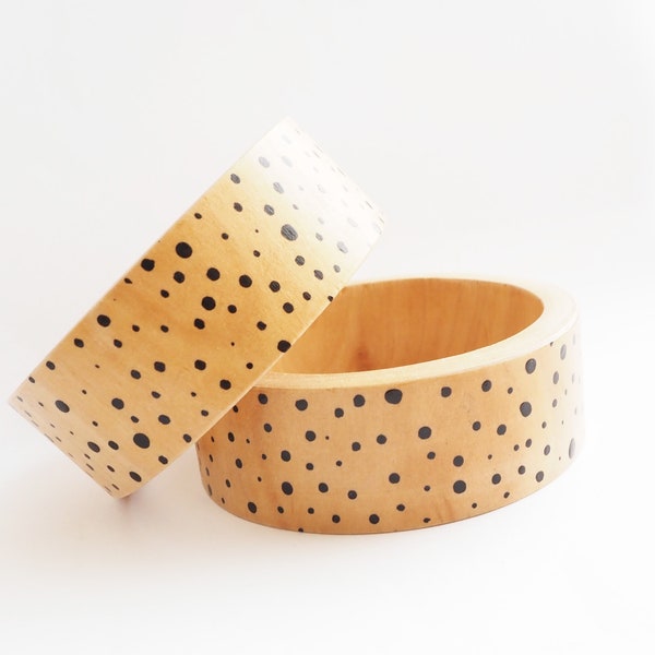 Bracelet en bois tacheté, bracelet à motifs, bracelet à pois noirs