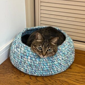 Crochet Pattern Cat Bed, Easy Pet Toy Pattern for Beginners, Kitty Accessories, Digital PDF Tutorial, Handmade Crochet Gifts image 6