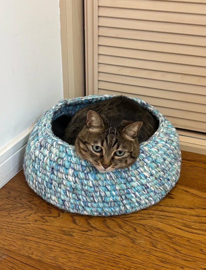Crochet Pattern Cat Bed, Easy Pet Toy Pattern for Beginners, Kitty Accessories, Digital PDF Tutorial, Handmade Crochet Gifts image 6
