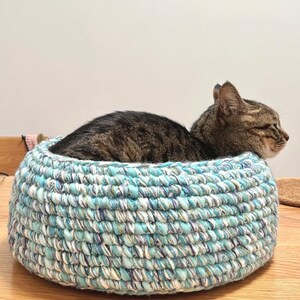 Crochet Pattern Cat Bed, Easy Pet Toy Pattern for Beginners, Kitty Accessories, Digital PDF Tutorial, Handmade Crochet Gifts image 3