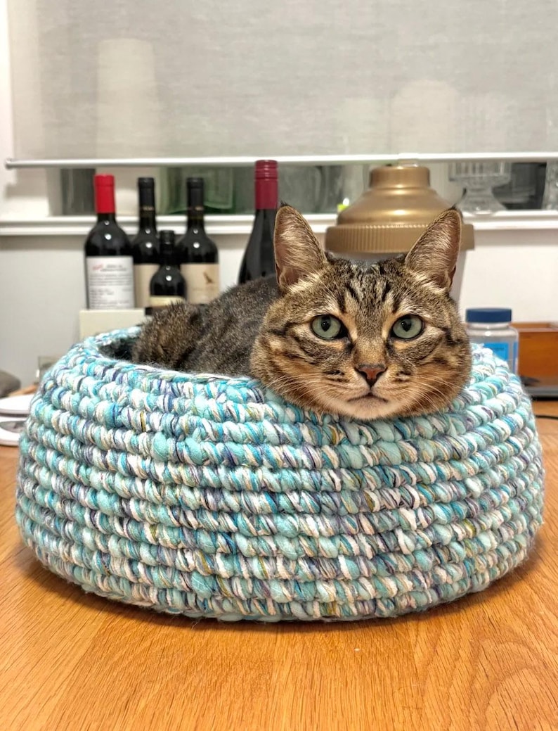 Crochet Pattern Cat Bed, Easy Pet Toy Pattern for Beginners, Kitty Accessories, Digital PDF Tutorial, Handmade Crochet Gifts image 2