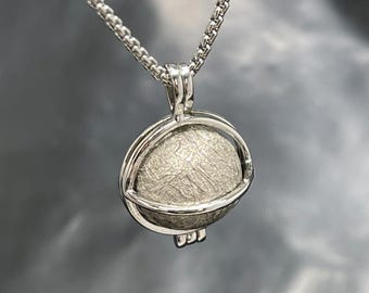 Muonionalusta meteorite pendant, etched iron space fragment jewelry nickel plated (32.3x21.8x3.8mm)