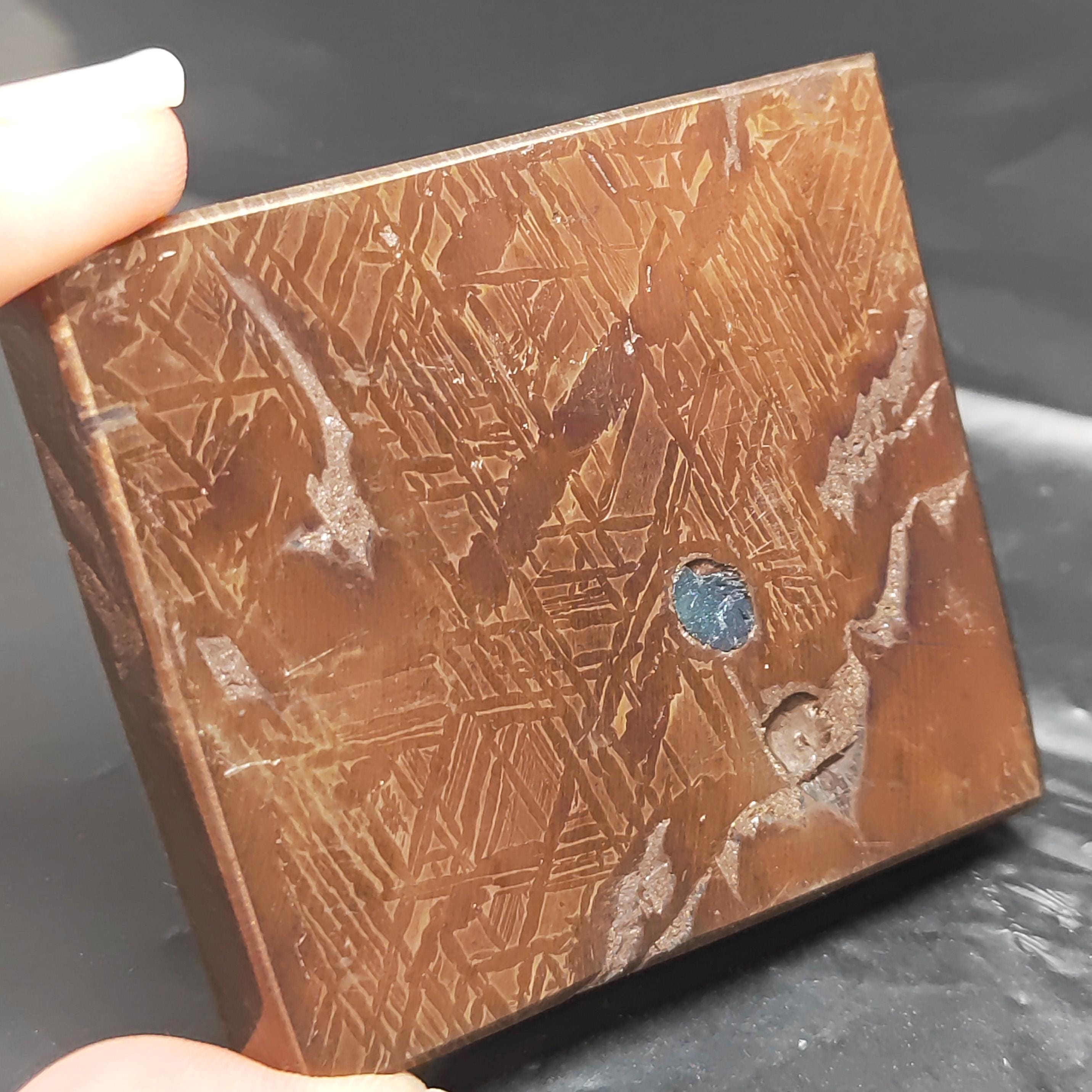 231.2g ムオニオナルスタ隕石スライス、グリル加工ブルー隕石標本