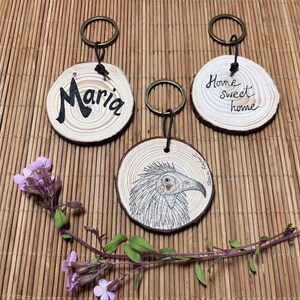 Personalized wood keyring with hand painted Egyptian Vulture Wooden keychain Wood slice art Nature lover gift New home gift Customized gift