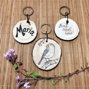 Custom Design Wood Charm for Keys Holder Personalized Animal Art Gift Idea for Friend Keepsake Custom Painted Keyring Bag Robin Keychain