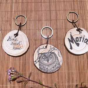 Personalized wood keyring with hand painted Eagle-owl Wooden keychain Wood slice art Nature lover gift Unique New home gift Customized gift