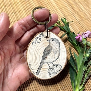 Wood Robin Keychain Gift Idea for Birthday Present Personalized Round Accessory Hand Painted Bird Custom Design Wood Charm Bag Animal lover
