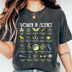Retro Comfort Women In Science T-shirt, Scientist Mom Shirt, Stem Teacher Sweatshirt, Science Lover Gift, Trendy Women Apparel