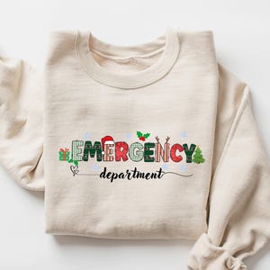 Weihnachten ER Nurse Sweatshirt, Notaufnahme Shirt, Weihnachten Notaufnahme T-Shirt, Winter RN Nurse Tshirt, Weihnachten Krankenschwester Crew Geschenk