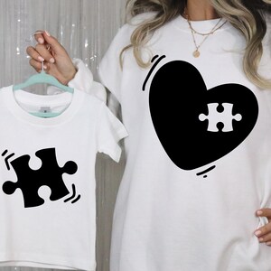 初めての母の日シャツ、ママと赤ちゃんのお揃い服、ママのミニパズルピースTシャツ、新しい母娘息子Tシャツ、ホリデー衣装