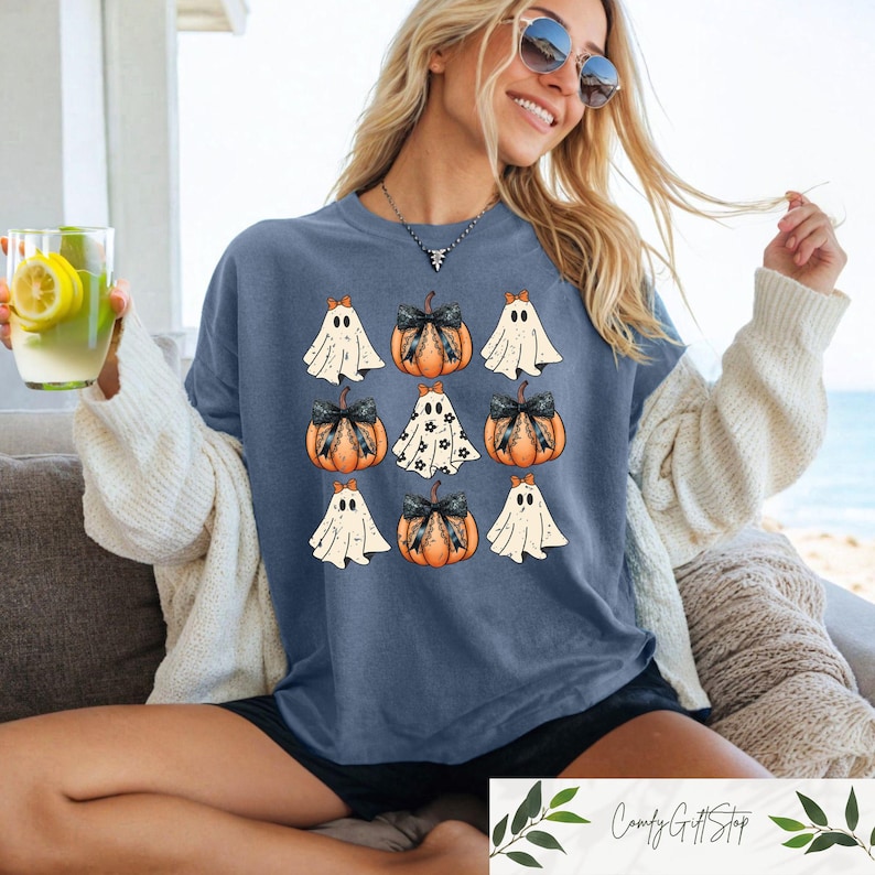 Camisa de Halloween cómoda y coqueta, linda camisa de calabaza de Halloween, remera con lazo de calabaza, remera con lazo de calabaza y coqueta, sudadera con fantasma y coqueta imagen 3