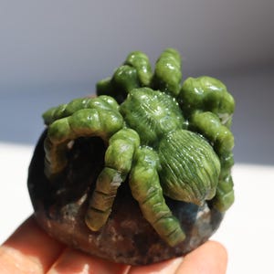 2.4inches Natural Green Jade Spider，Crystal spider figurine，spider Carving，Home Decor,Reiki Healing