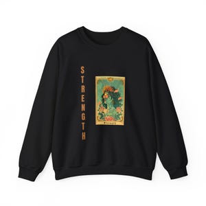 Kracht tarotkaart uniseks sweater omarm je kracht, gezellig en stijlvol, ethisch gemaakt, duurzaam, jeukvrij, perfect cadeau voor tarotliefhebbers