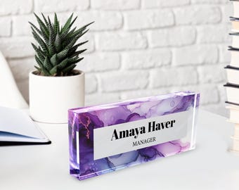 Spersonalizowana tabliczka znamionowa z akrylu na biurko: niestandardowa dekoracja biura