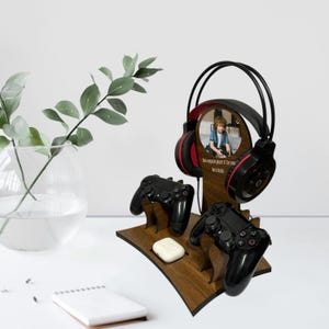 Personalized Wooden Headphones Holder and Controller Stand, Controller and Headset Stand, Headphones and Gaming Controller Holder Stand