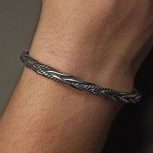 Silver adjustable twist knot cuff bracelet  |  Viking oxidized silver cuff for men  |  Nordic style bracelet for men  |  gift for men