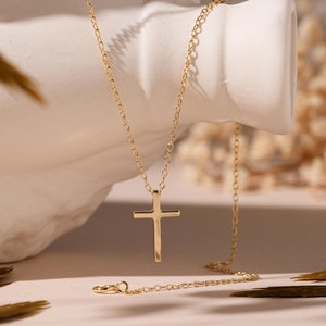 Collier croix en or, collier croix en or délicat, collier chrétien, collier religieux, collier minimaliste, cadeaux pour la fête des mères, cadeau pour elle