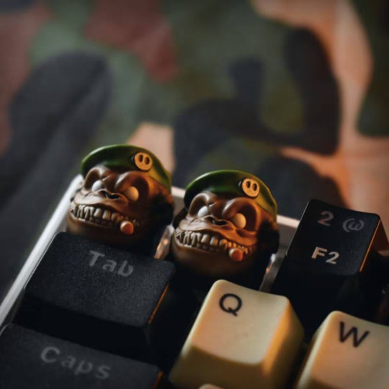 Keycap Mr. Malik the Gorilla Commander for Mechanical Keyboards, Resin Military Gorilla Keychain