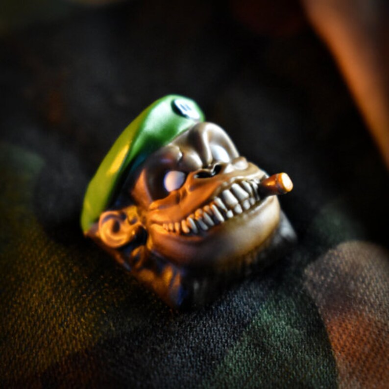 Keycap Mr. Malik the Gorilla Commander for Mechanical Keyboards, Resin Military Gorilla Keychain