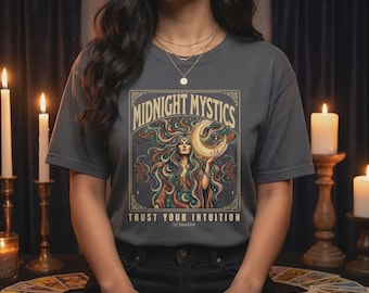 Mitternacht Mystik Tarot Grafik T-Shirt | Mond Göttin Komfort Farben Shirt