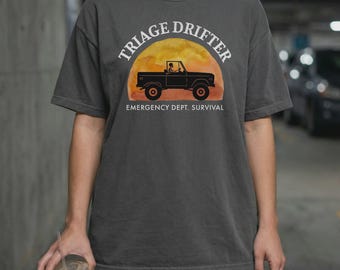 Triage Krankenschwester Grafik T-Shirt | Edgy ER Nurse Shirt | Skelett Notaufnahme Komfort Farben