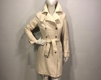 Benetton 90s trench coat, fitted winter white trench, Military tailored fitted trench coat, deconstructed tailored appearance,t ench coat