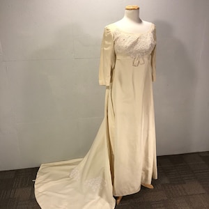 Vintage 50s ivory wedding dress, coustom weddings dress, wedding gown with detachabable shoulder train, Watteau style cape satin train