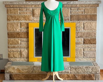 Vintage Robert David Morton for Stanley Korshak Chicago kelly green lycra maxi dress fit and flair maxi dress gathered bodice