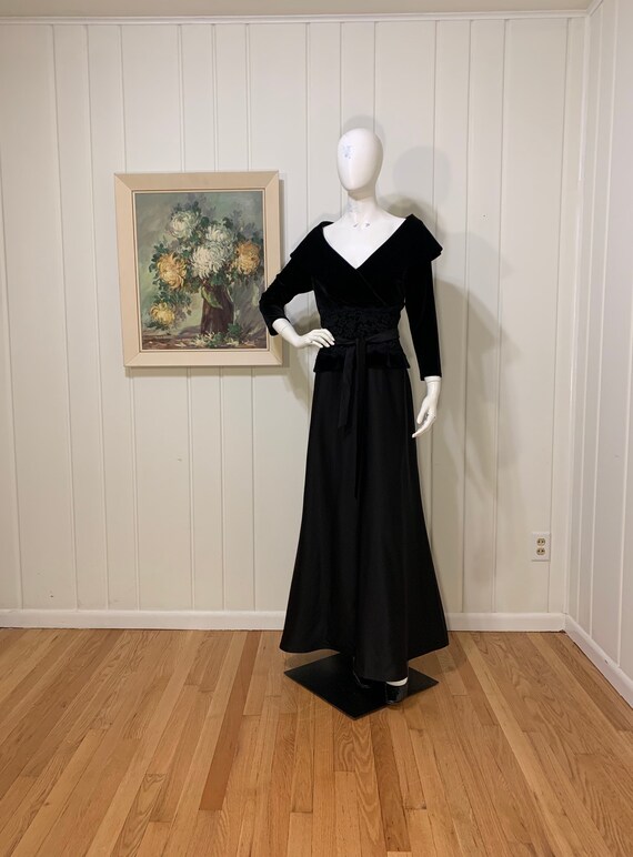 Tadashi Collection Black Ball Gown Velvet Bodice Evening Gown 