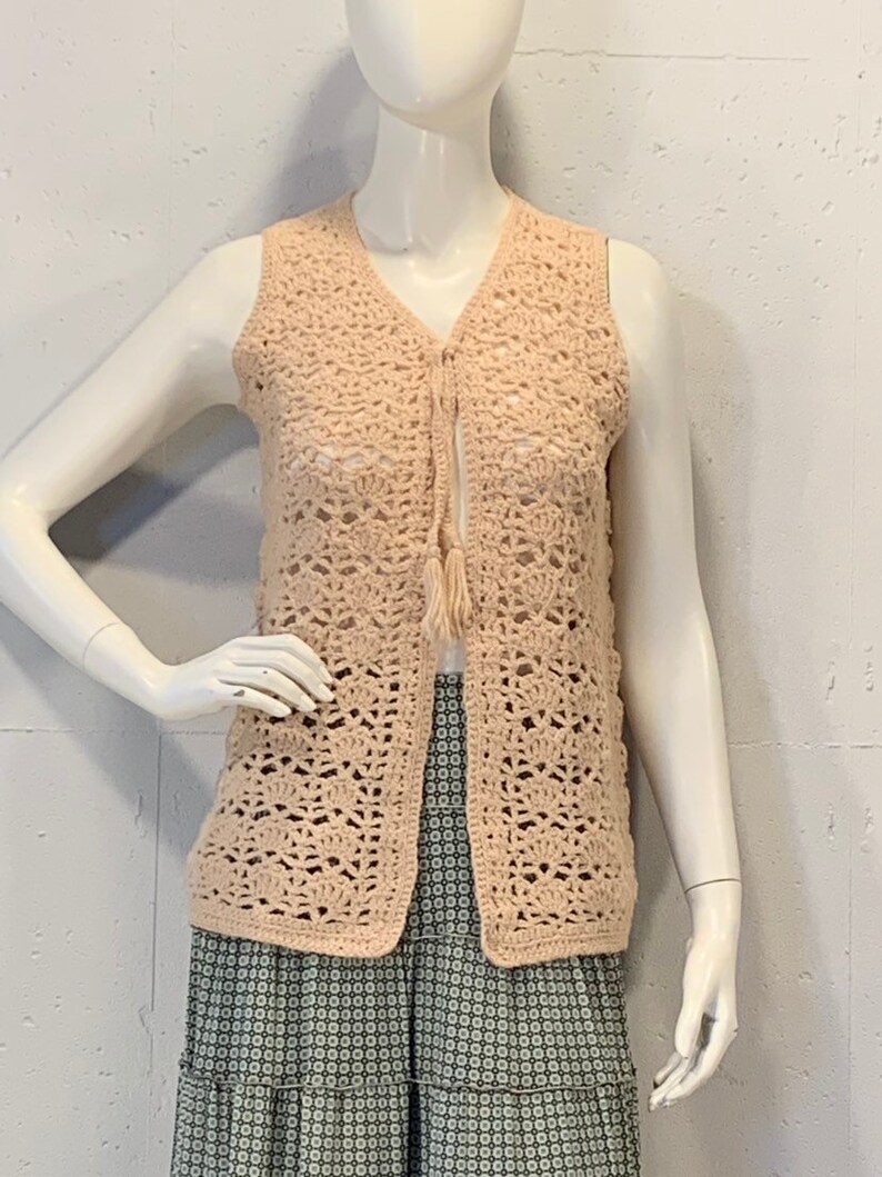 70s sweater vest outfit