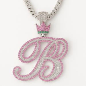 Pingente de letra de moissanita em prata 925 | Pingente de colar com inicial de coroa | Joias personalizadas com glacê | Pingente de diamante de A a Z para homens e mulheres