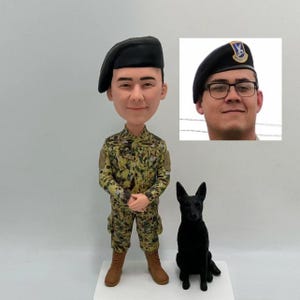 Custom Army Soldier Bobbleheads With pet，Custom Soldier Bobbleheads, Custom Officer Bobbleheads, Custom Bobblehead Army Soldier,  air force