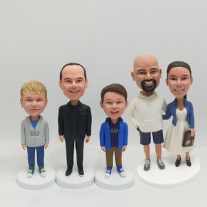 Custom family bobbleheads,personalized bobbleheads for  family, custom bobbleheads as birthday gifts,custom multi person figurines gifts