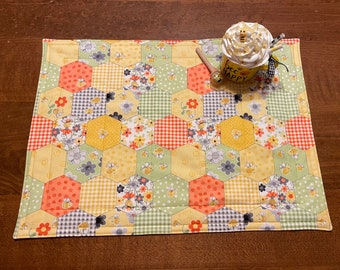 Bee Happy Gingham placemats, yellow placemats, bee placemsts, springtime placemats, summer placemats, yellow gingham placemats