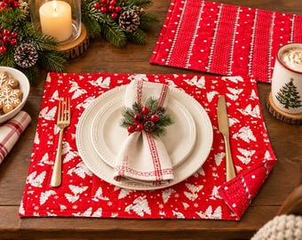 Reversible Christmas Placemat, Red Christmas Tree Table Mat, Quilted Holiday Placemat, Festive Winter Table Decor, Handmade