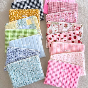 Quilted Laptop Sleeve, Cute Floral Gingham, Macbook iPad, Padded Laptop Case, Zip Pouch, Handmade Unique 13 14 15 16 17 Laptop, Work School