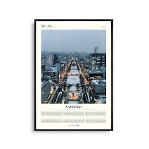 Sapporo Japan Wand Kunst, Verschneite Stadtansicht und Berglandschaft Druck, Sapporo Poster, Malerische Hokkaido Fotografie, Winter Dekor