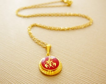 Vintage .. Necklace, Charm, Chain Cancer the Crab Horoscope Goldtone Red
